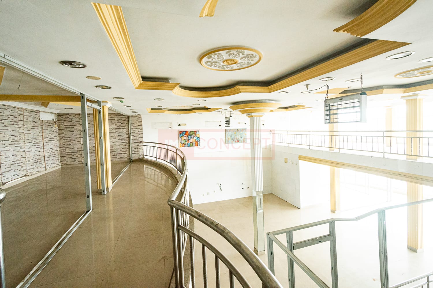 Foto de Apresento este magnífico edifício de 3 andares