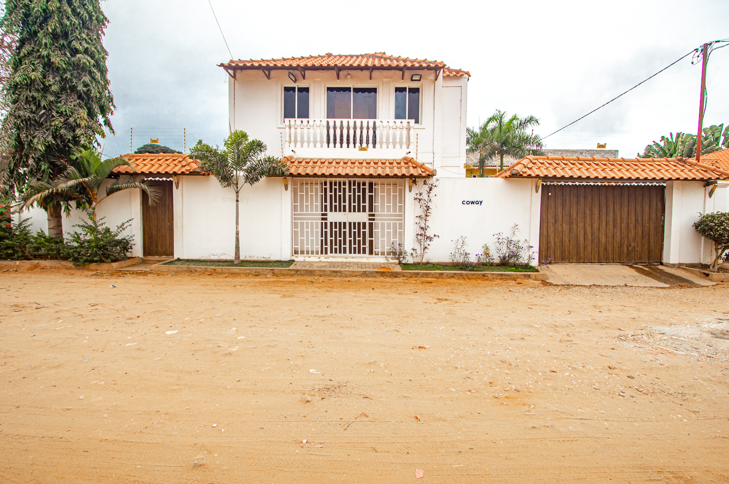 Foto de Vivenda V6+1 com piscina disponível para venda no Benfica