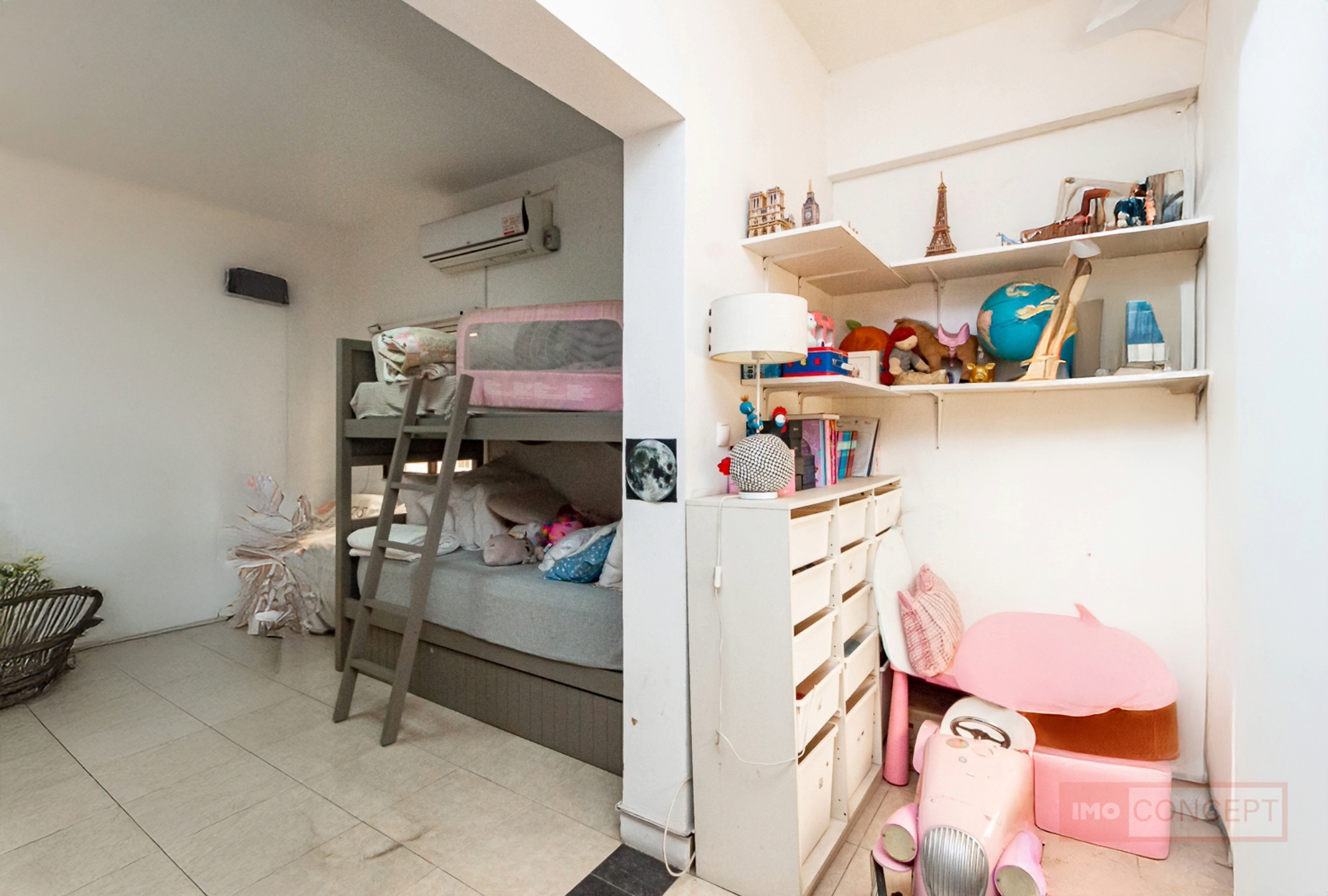 Foto de Vende-se: Vivenda V6 Duplex - Miramar