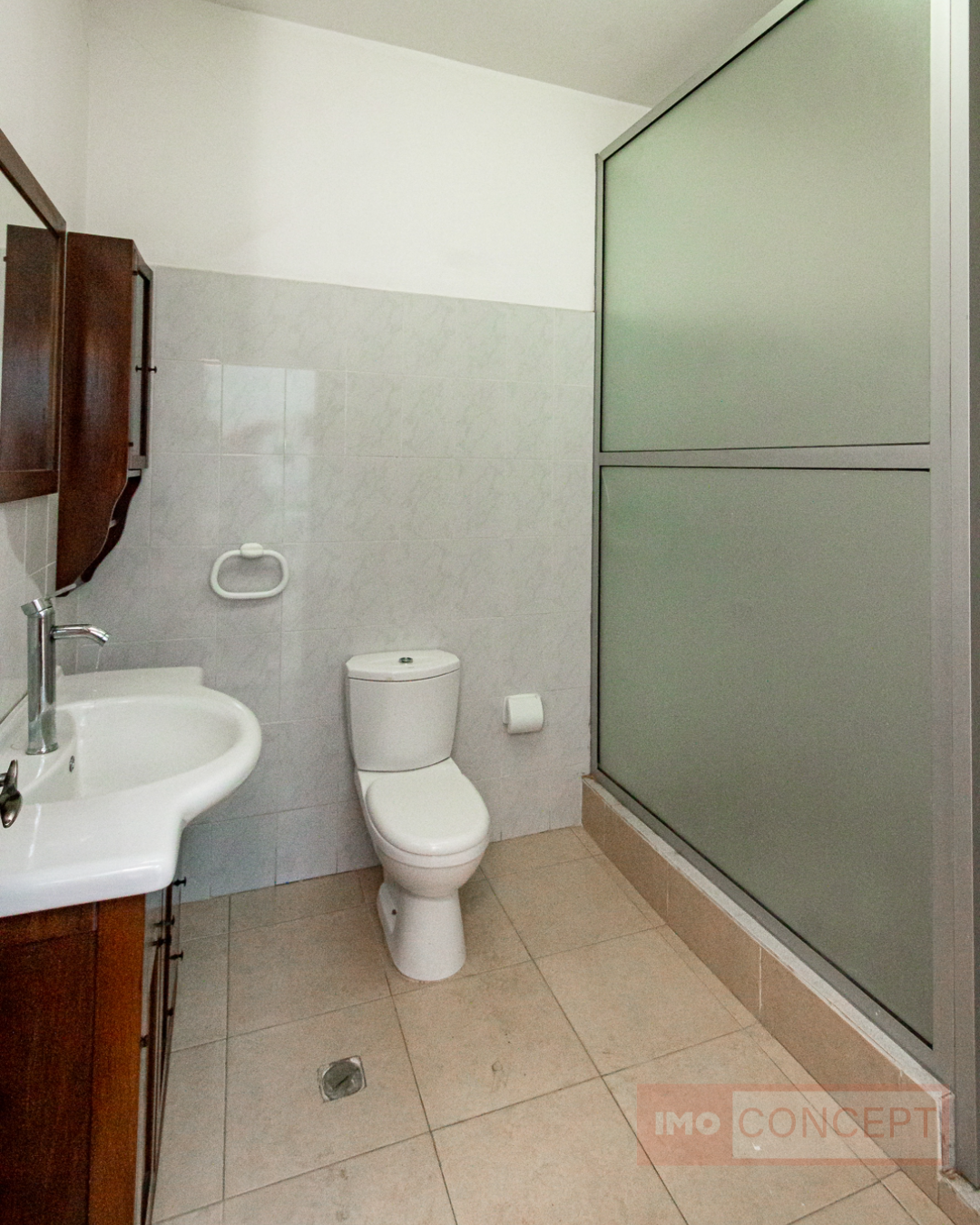 Foto de Vende-se: Vivenda V6 Duplex - Miramar