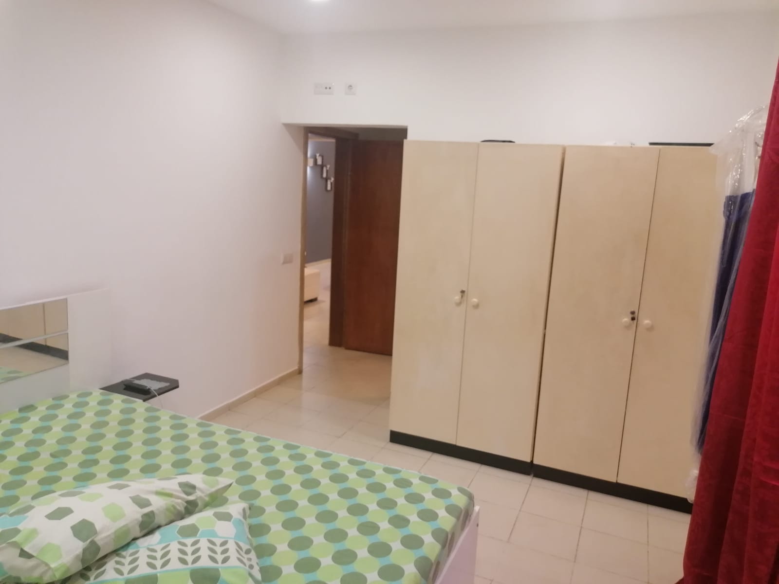 Foto de Vende-se Magnífica Moradia T4 Duplex Semi-Mobilada