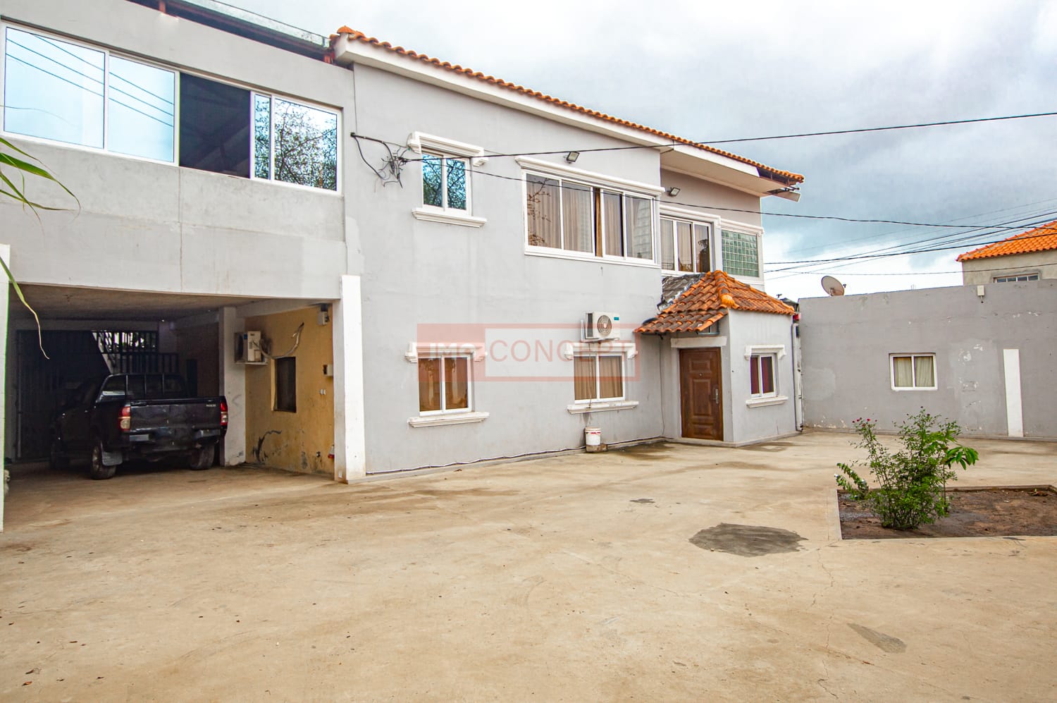 Vivenda V6 à venda no Futungo de Belas.